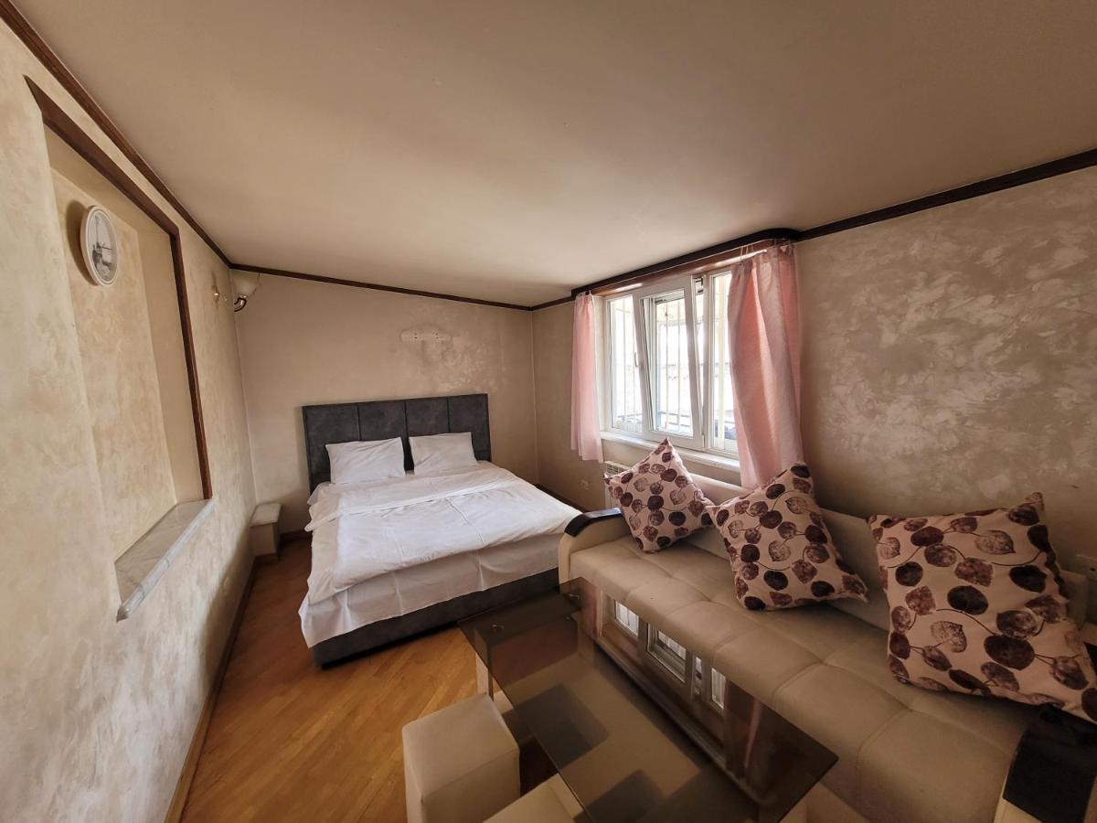Tumanyan Hostel And Tours Erevan Exterior foto